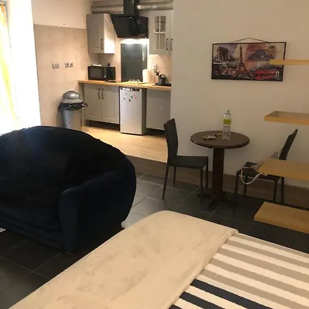 Centre Proche Gare Avec Cour Privée Carcasona